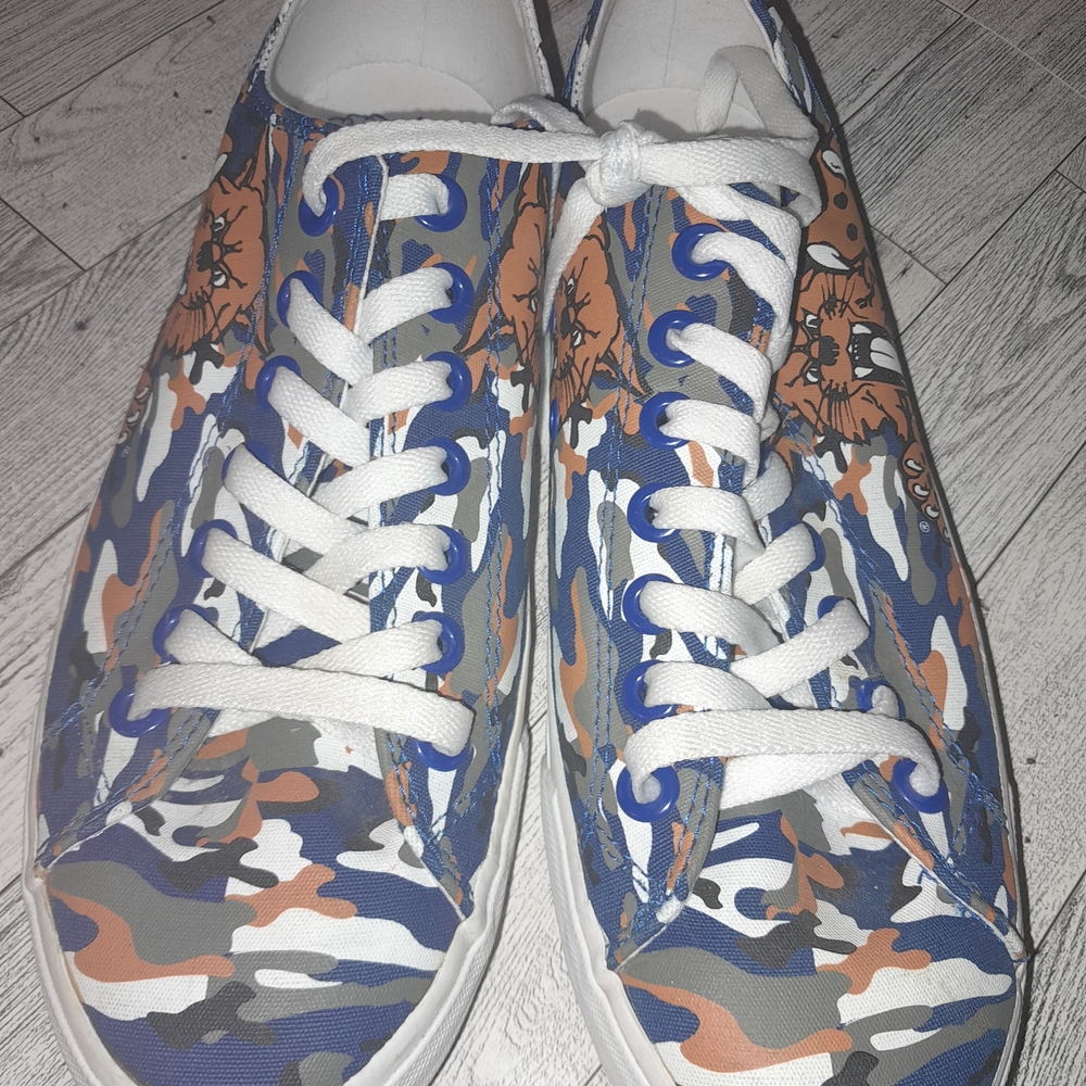 Unisex University of Kentucky Camouflage Sneakers size 8M/9.5W